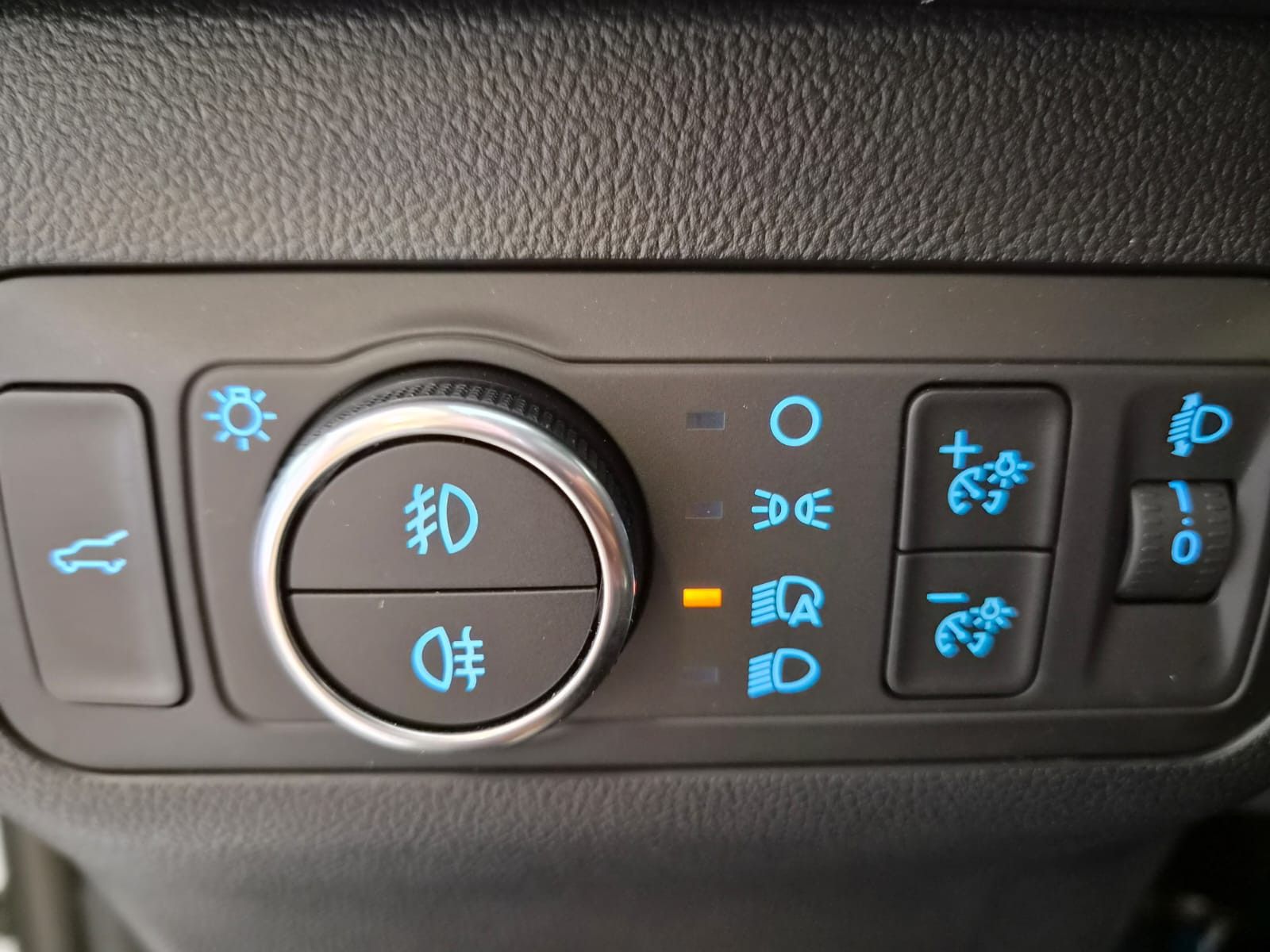 Fahrzeugabbildung Ford Kuga Titanium X / AUTOMATIK / GARANTIE / LED