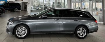 Fahrzeugabbildung Mercedes-Benz E 220d 4Matic Kamera Navi Sitzh Stop&Go Garantie