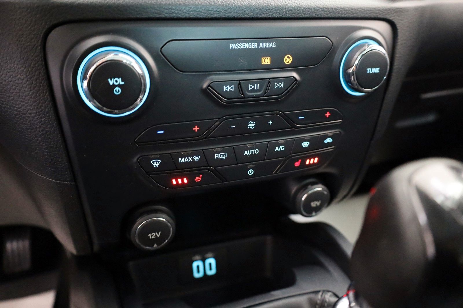Fahrzeugabbildung Ford Ranger Limited, Leder,CarPlay,Rollo,AHK,GARANTIE