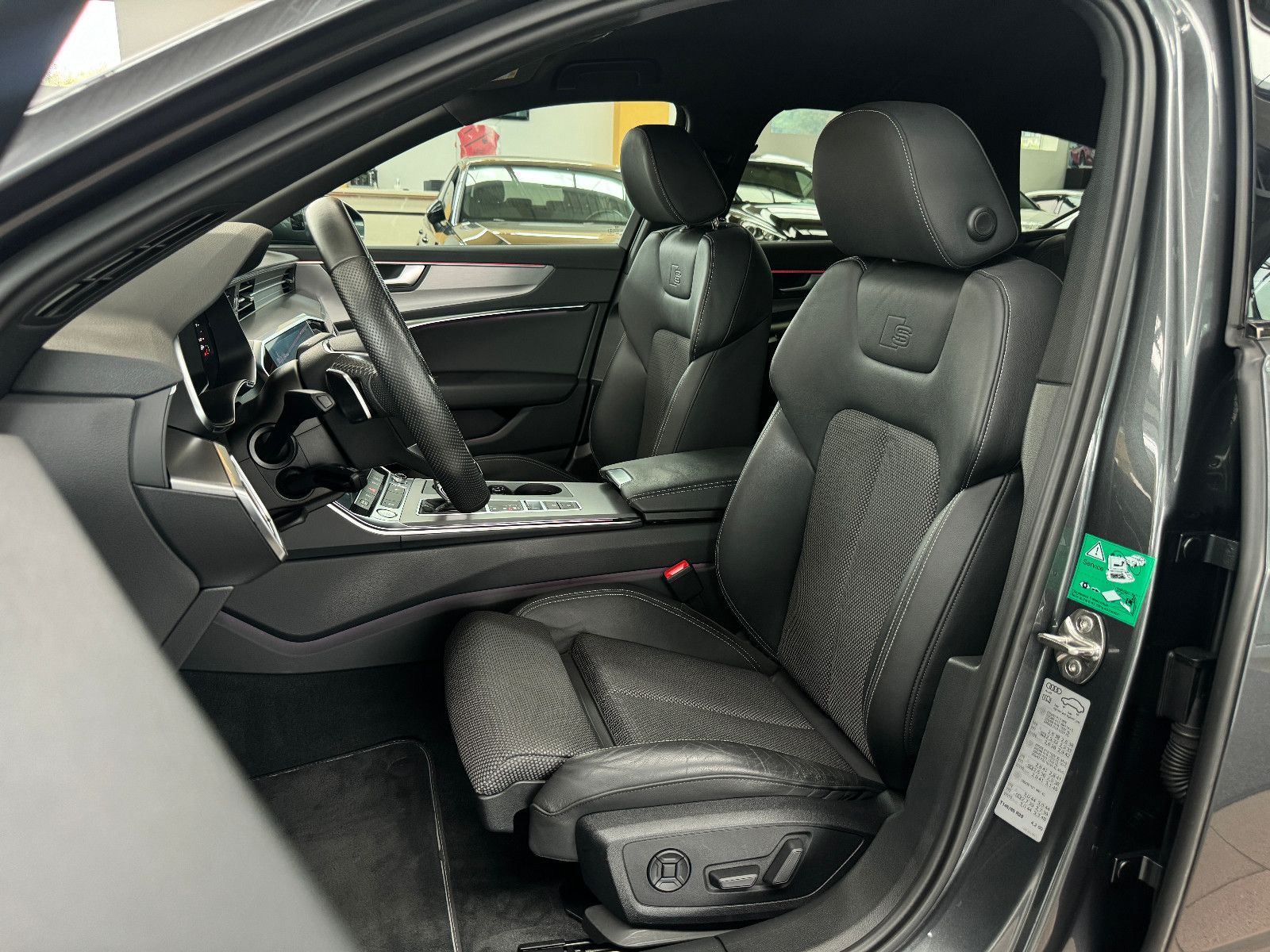 Audi A6 Avant 45 TDI quattro 2x S line Matrix 360° 20 foto 19