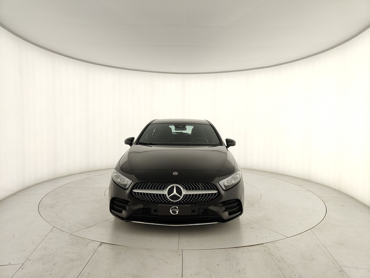 Mercedes-Benz A 180 Premium auto imagem 2