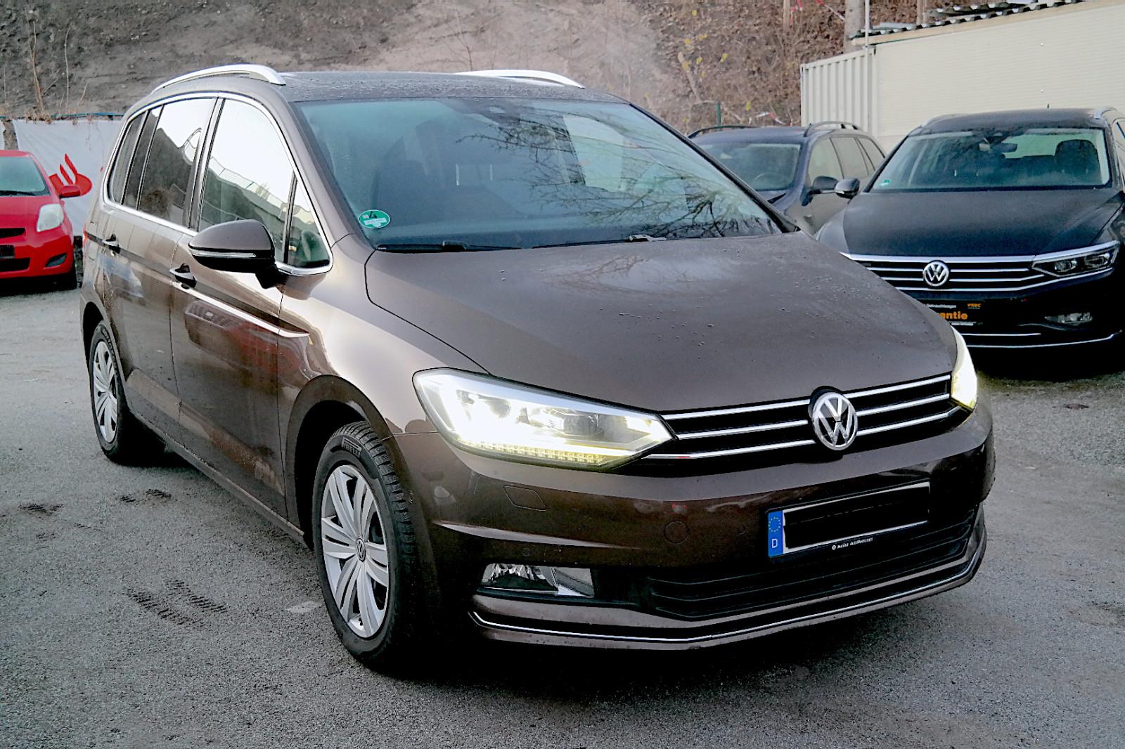 Volkswagen Touran Highline 2,0 TDI*7-Sitze*LED*Pano*DAB*AHK