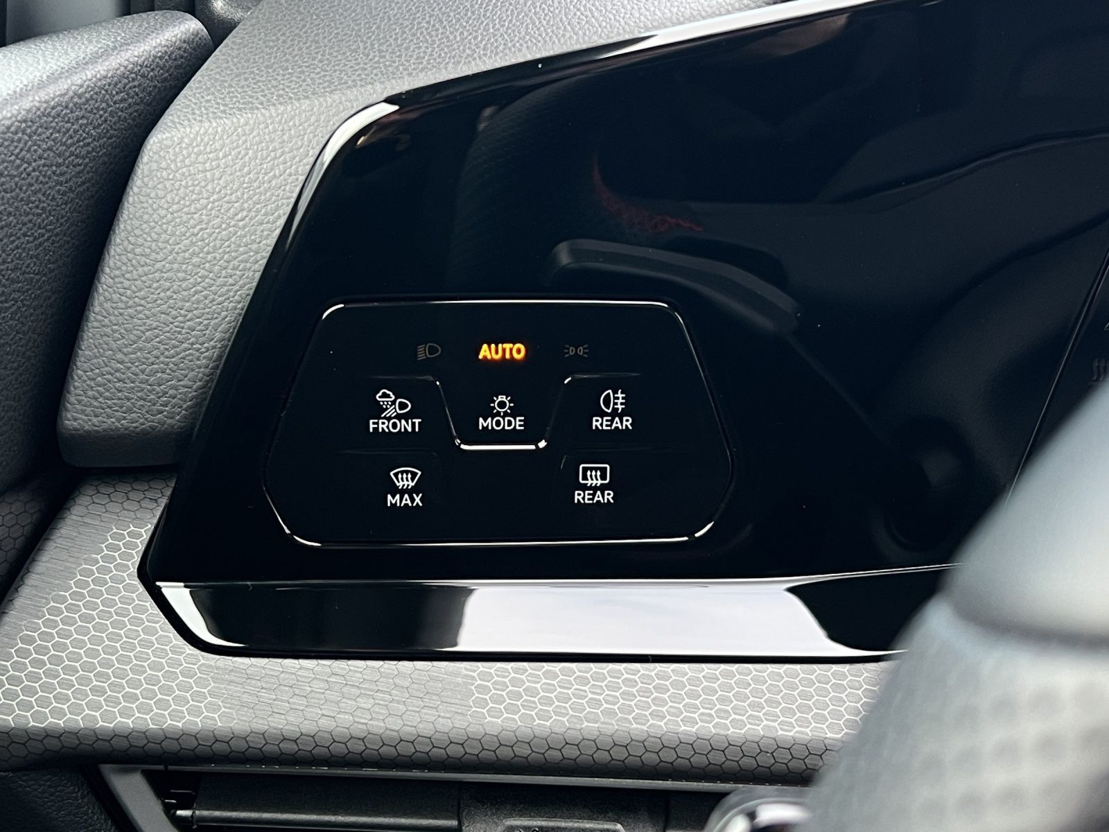 Golf VIII GTI 2.0 TSI DSG Navi*Kamera*ACC*Black