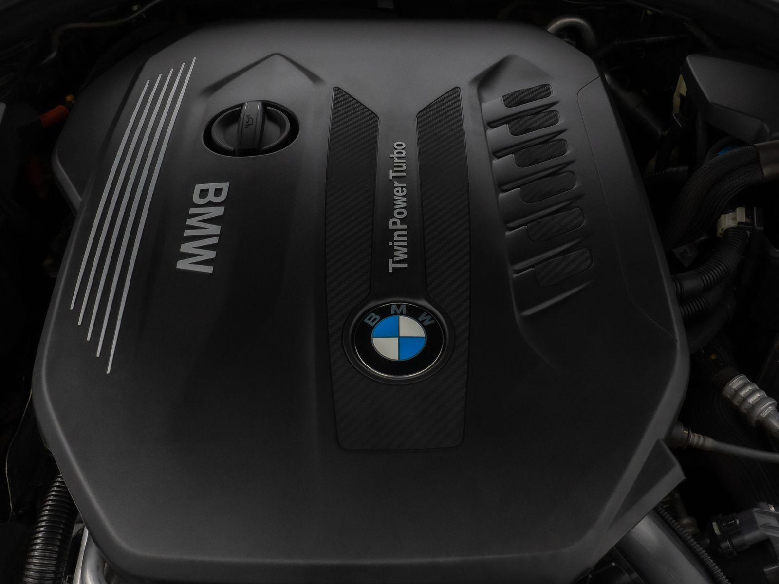Fahrzeugabbildung BMW 330d M Sport HiFi Lenkradheiz AHK Komfort 18Zoll