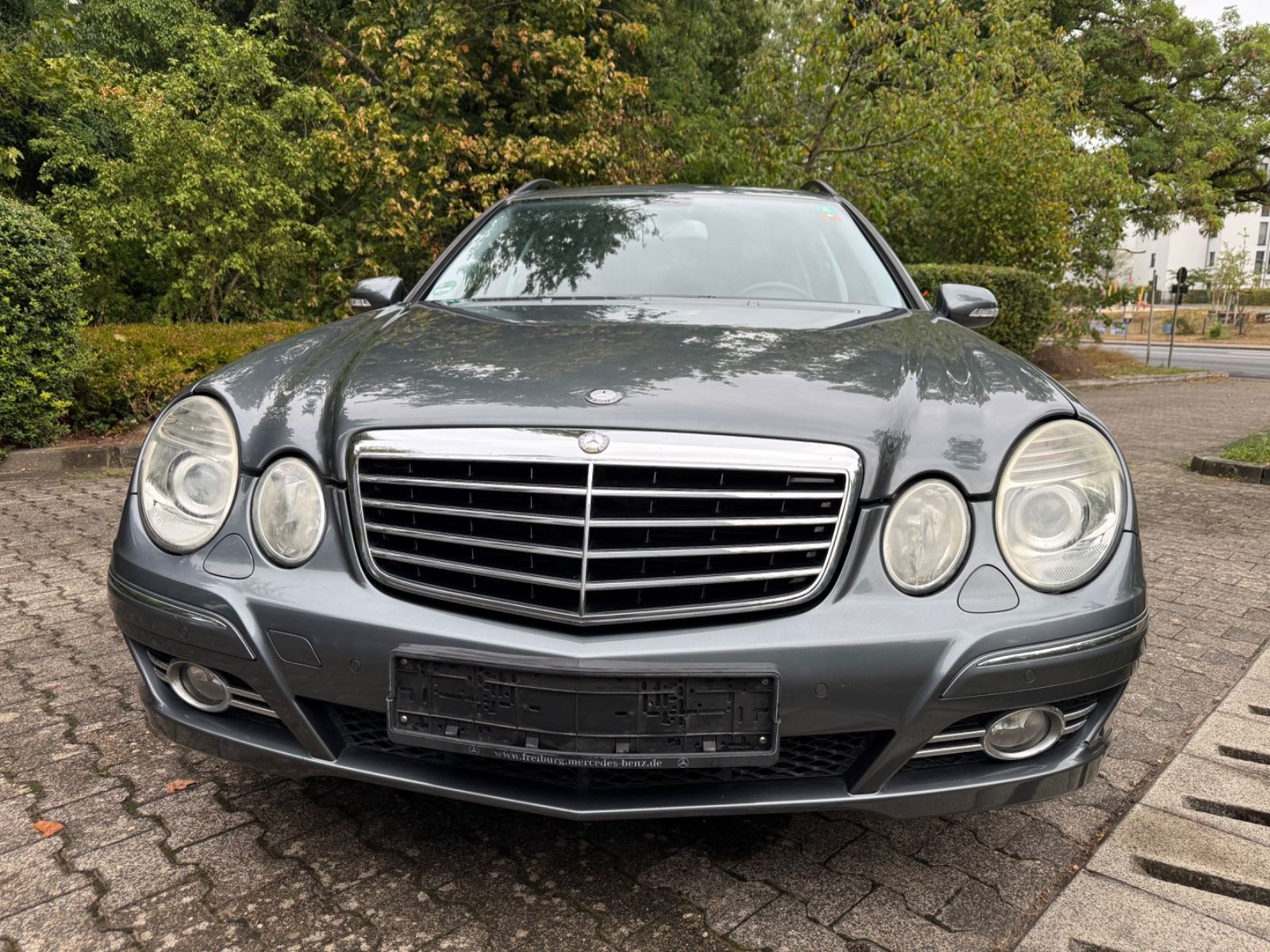 Mercedes E 280 - 1