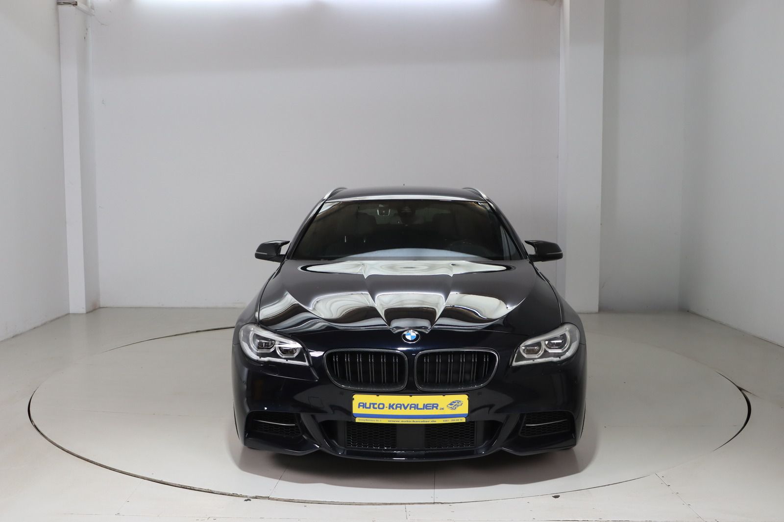 Fahrzeugabbildung BMW M550 d Touring xDrive * HUD * Leder