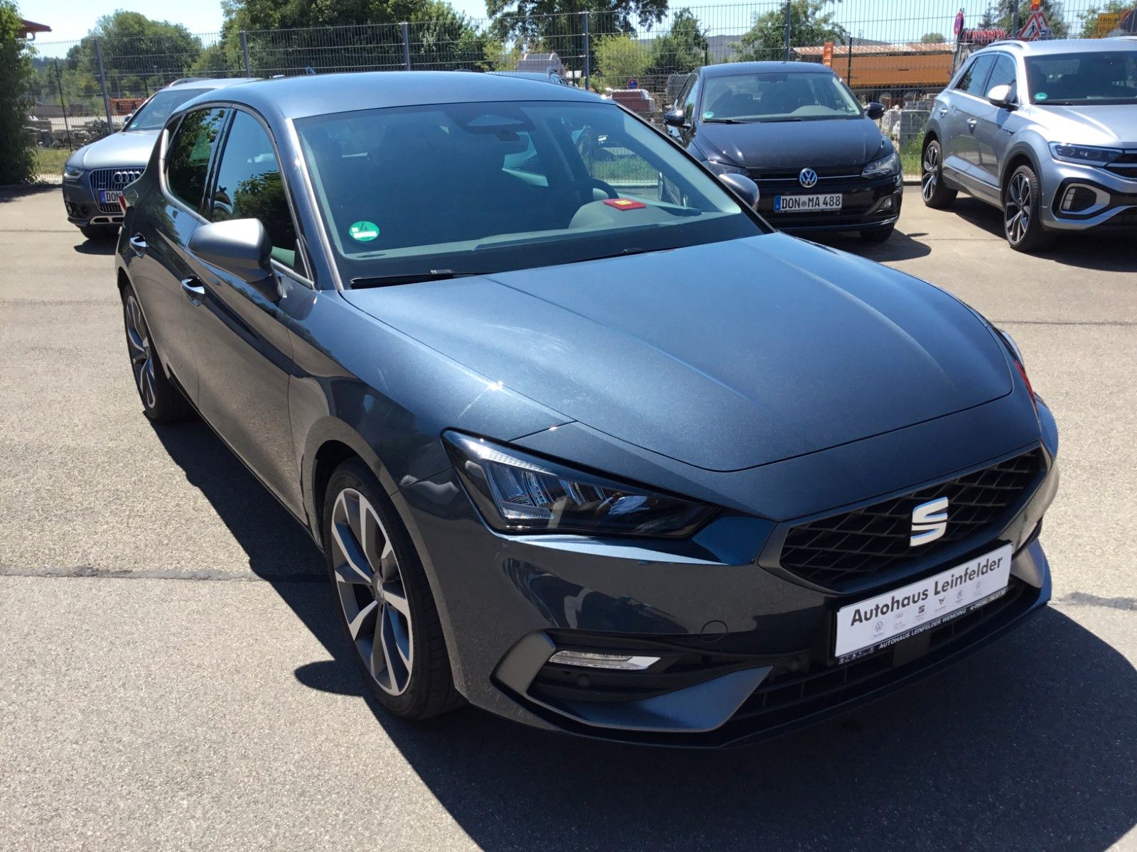 Fahrzeugabbildung SEAT Leon 1.5 eTSI FR DSG+18"+LED+ACC+Kamera+Sitzheiz