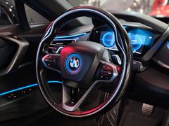 Fahrzeugabbildung BMW i8 Coupe (CAMERA/HEADUP/LED/SHZ/HARMAN