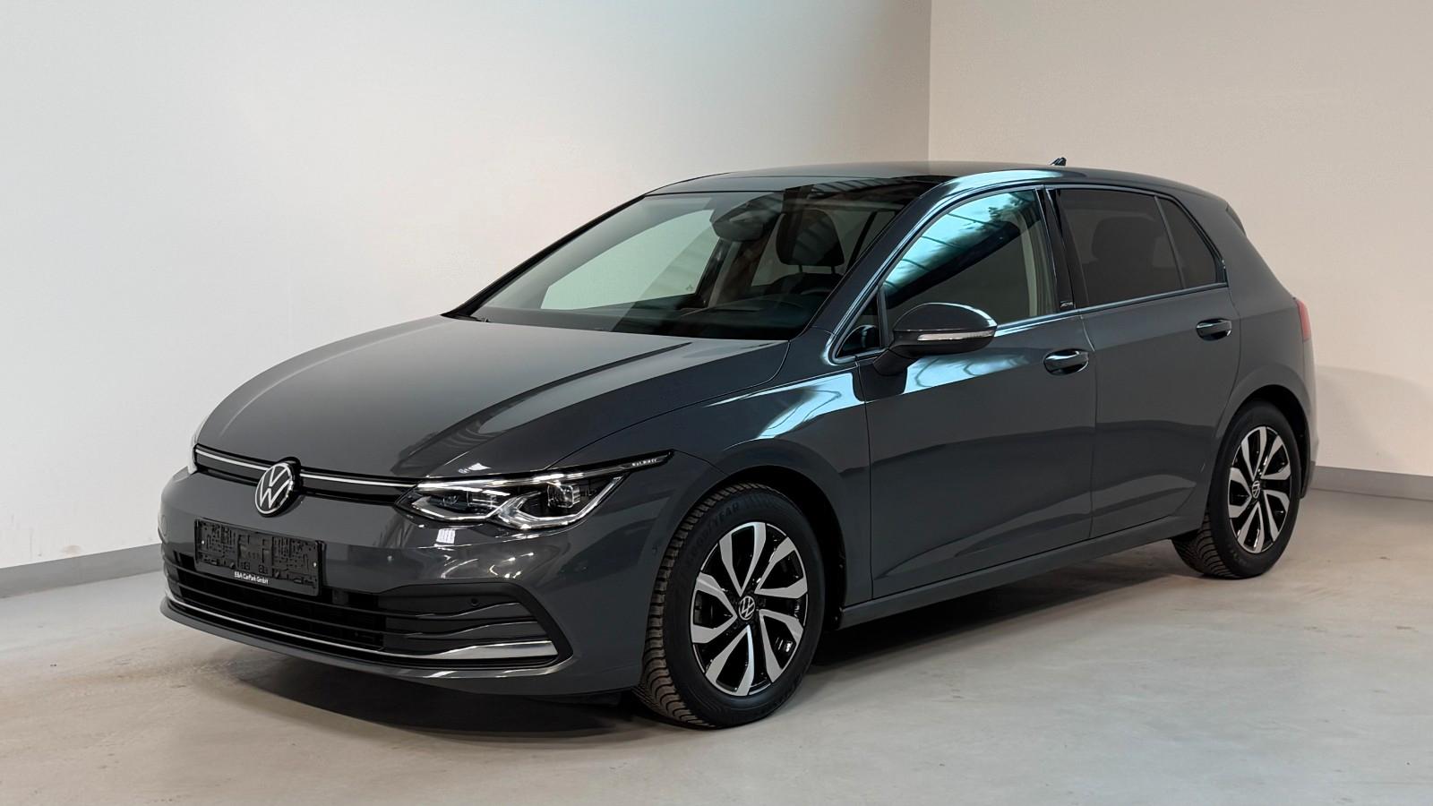 Volkswagen Golf VIII Lim. Active MATRIX-PANO-AHK-HUD-KAMERA