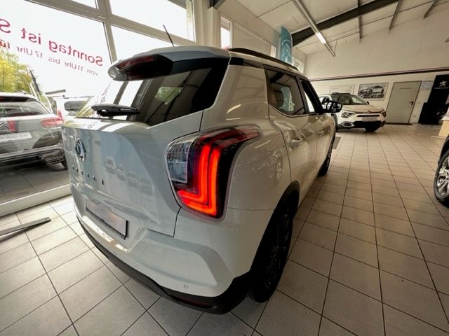 Fahrzeugabbildung Ssangyong Tivoli Blackline 1.5 6AT 2WD MY23