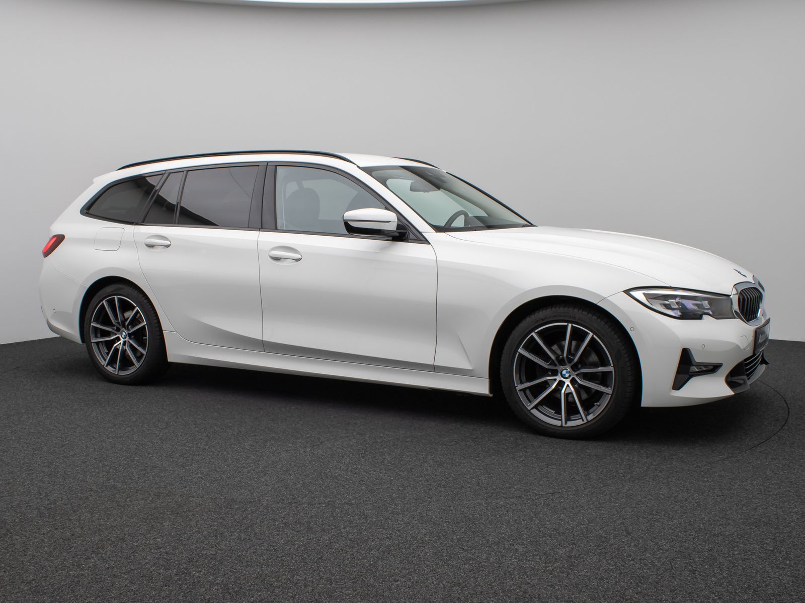 Fahrzeugabbildung BMW 320d Sport Line Kamera DAB HiFi DrivAssist Alarm
