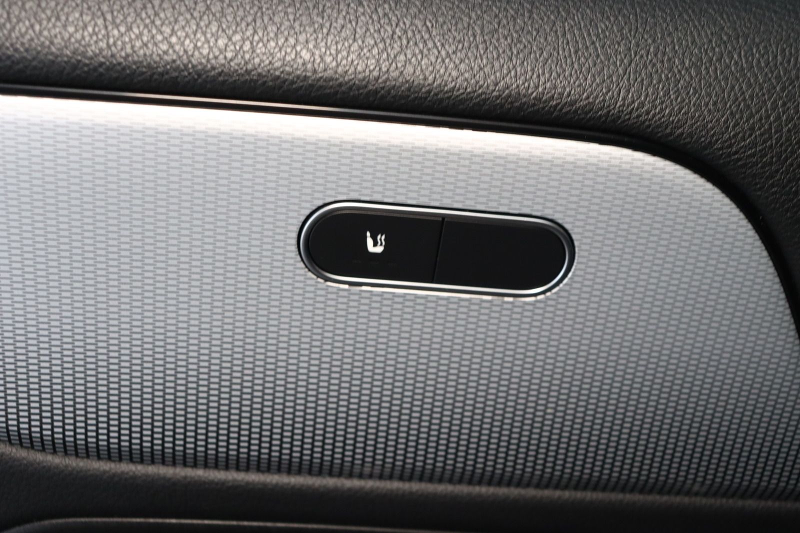 Fahrzeugabbildung Mercedes-Benz GLA 200 d * Leder * SHZ * AHK