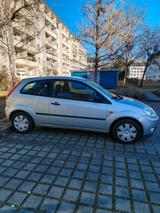 Ford Fiesta 1.4 - Ford Fiesta mit Benzin-Antrieb: Kombi