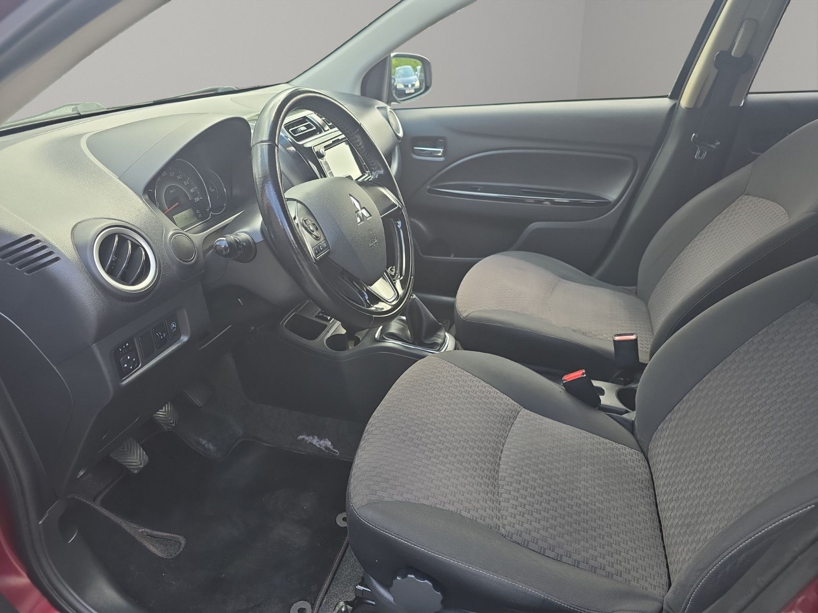 Fahrzeugabbildung Mitsubishi Space Star Diamant Edition+AUS 1.HAND FALTDACH