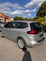 Opel Zafira Sport Tourer - ehemaliges Poli... - Opel Zafira Sport mit Diesel-Antrieb