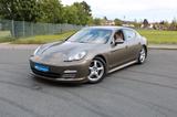 Porsche Panamera 4 Schiebed. 8-Fach VollService Kamera - Porsche Panamera aus 2010: 4s