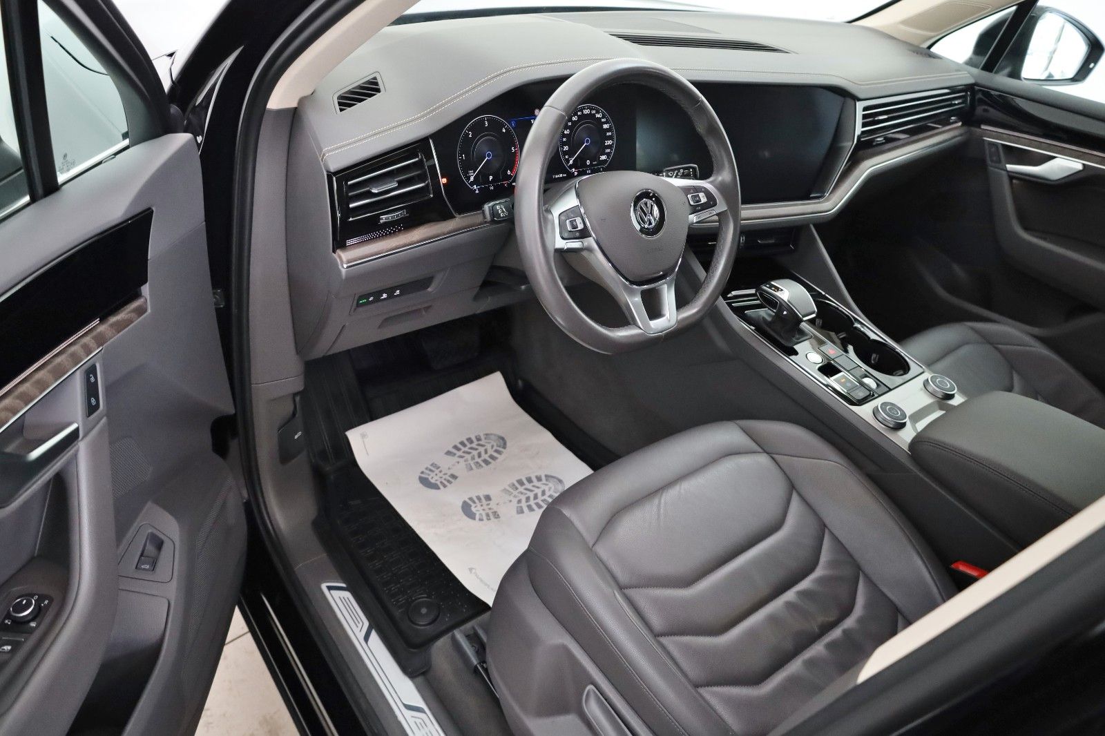 Fahrzeugabbildung Volkswagen Touareg Atmosphere 4M Leder,Navi,LED,Kamera,SH