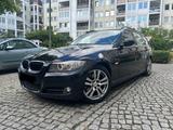 BMW 320dtouringIndividual Xenon Navi Appleplay leder - BMW 320 aus 2009: Kombi, 320d