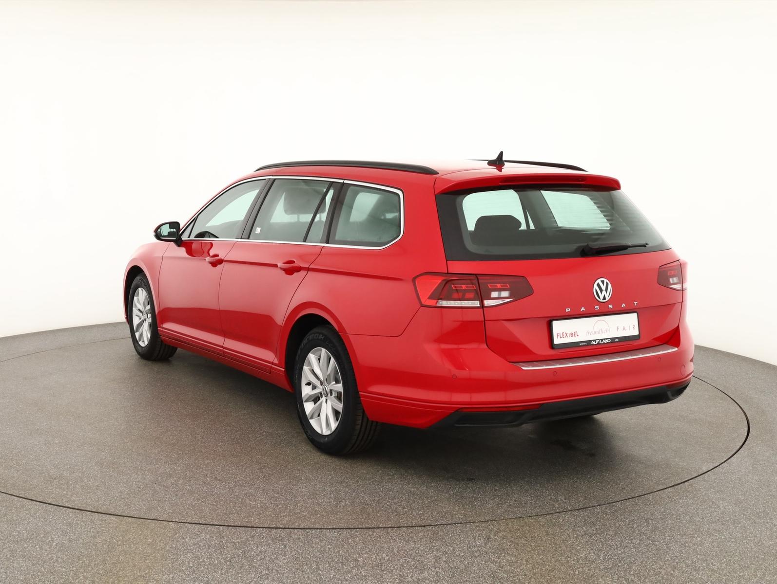 Volkswagen Passat Variant 1.6 TDI DSG Business LED Navi ACC