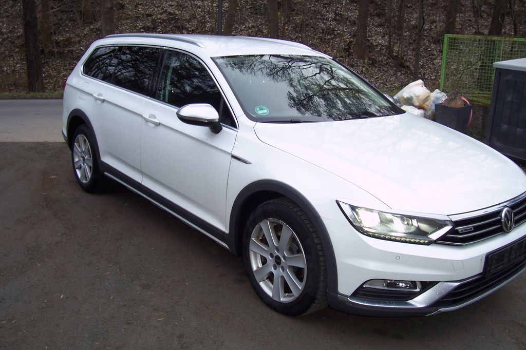 Image of Volkswagen Passat Alltrack