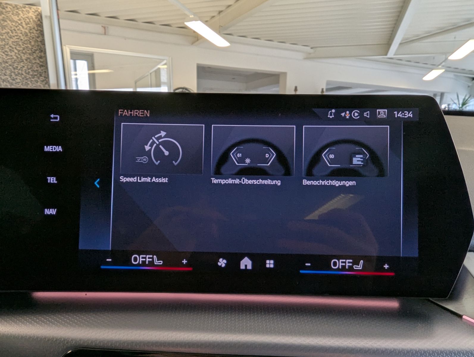 BMW X1 18 d M-Sport Pano Premium-Travel-Paket AHK - Image 29