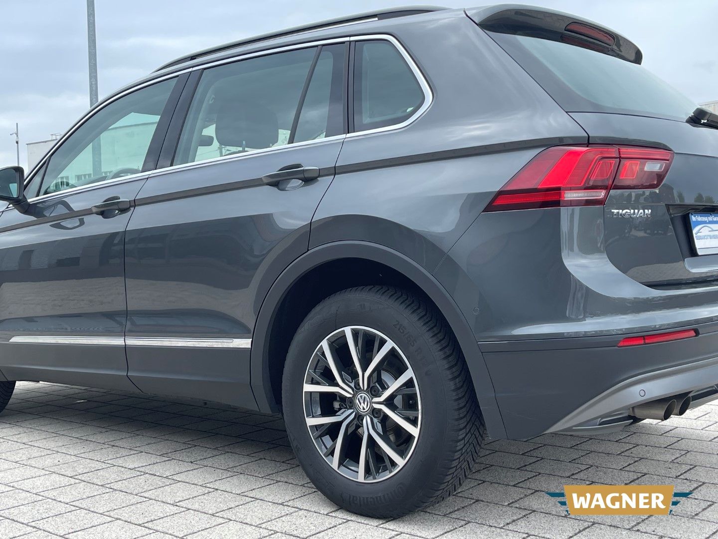 Fahrzeugabbildung Volkswagen Tiguan Comfortline  Automatik 4Motion