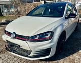 Volkswagen Golf VII Lim. GTI BMT*PANO*DYNAUDIO*ACC*KEYLESS* - Volkswagen: Unfallwagen
