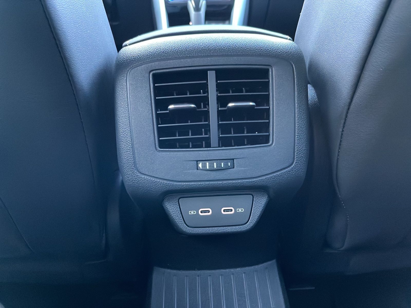 Volkswagen T-Roc - Bild 16