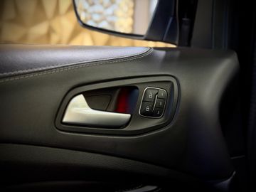 Ford Kuga - 11