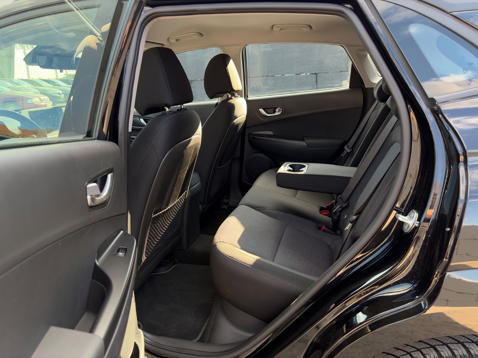 Fahrzeugabbildung Hyundai KONA E Select 2WD ACC PDC CAM LHZ SHZ CarPlay