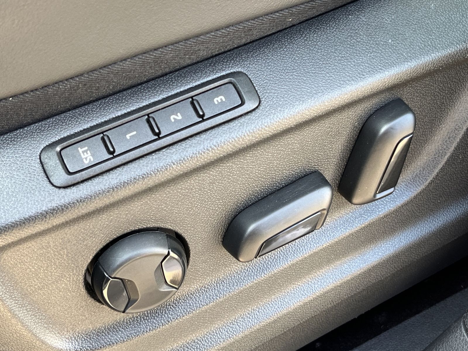 Fahrzeugabbildung SKODA Kodiaq Sportline 4x4*SHZ*LHZ*NAVI*AHK*ACC**