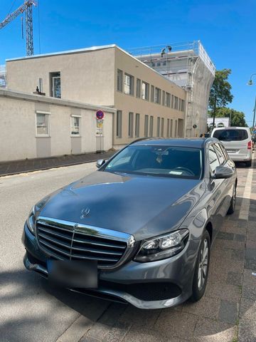 MERCEDES-BENZ Mercedes Benz E220 d T-Modell Kombi