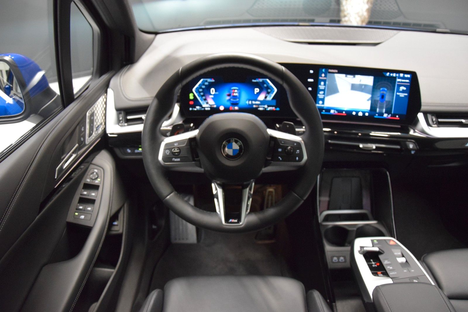 Fahrzeugabbildung BMW 218 i  Active Tourer M Sport Pano ACC Leder H&k