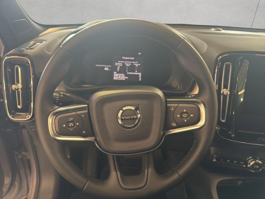 Volvo XC40 B3 B DKG Plus Dark 120 kW, 5-türig