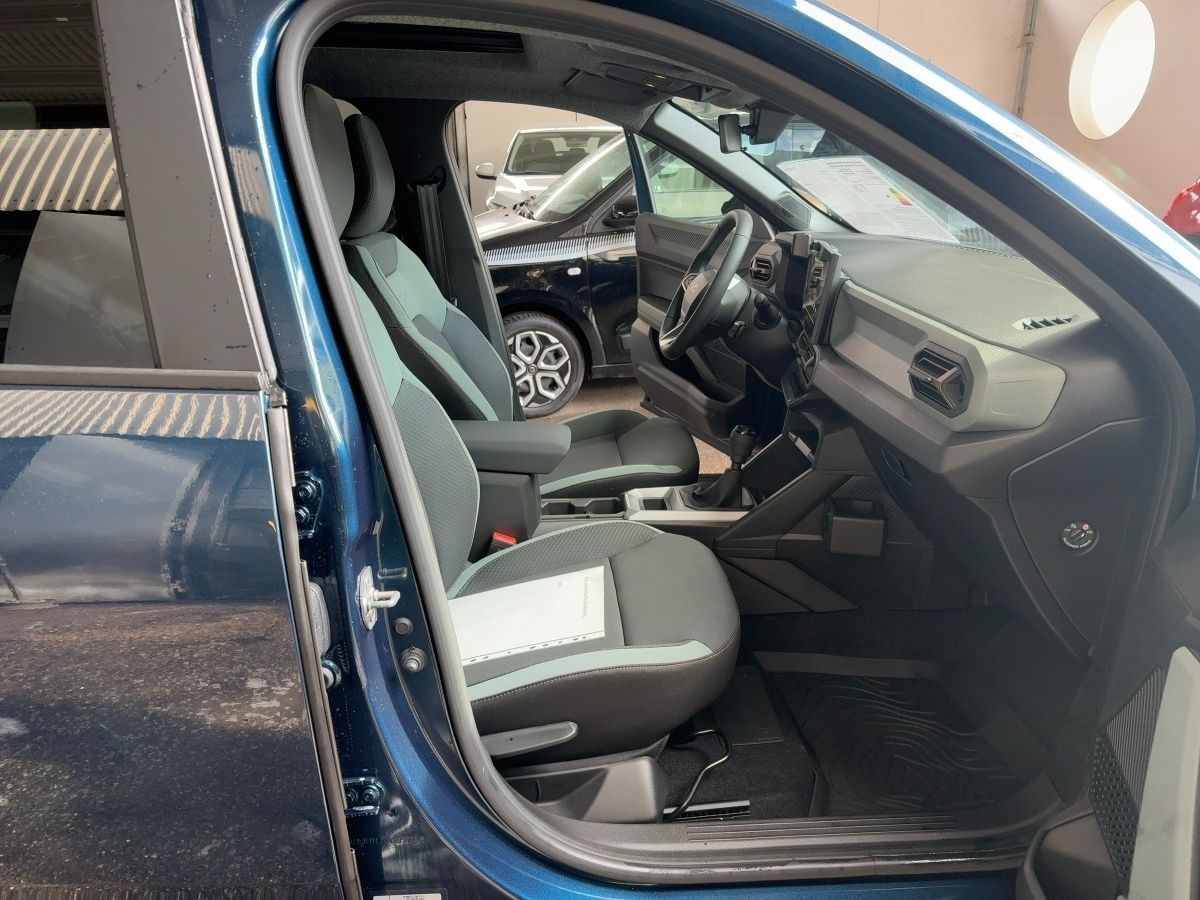 Fahrzeugabbildung Dacia Bigster Extreme TCe 140 City*Winter+ Paket