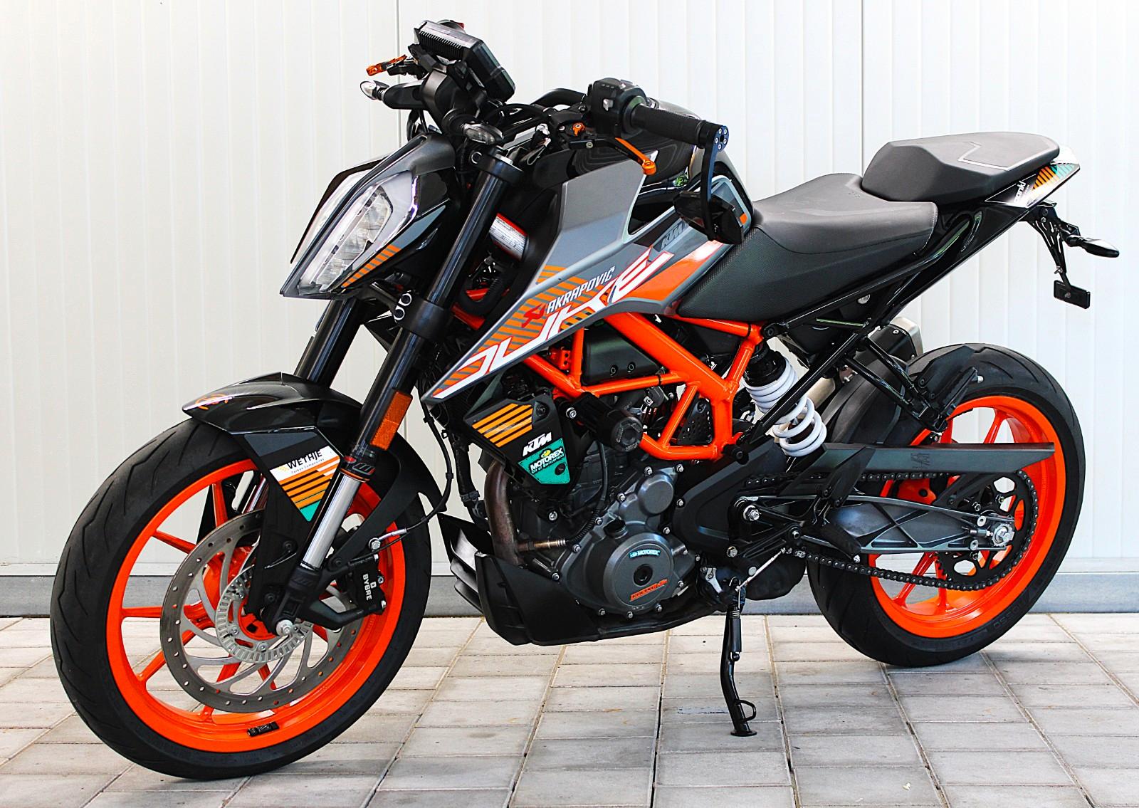 KTM 390 Duke mit Zubehör vom Römer Team