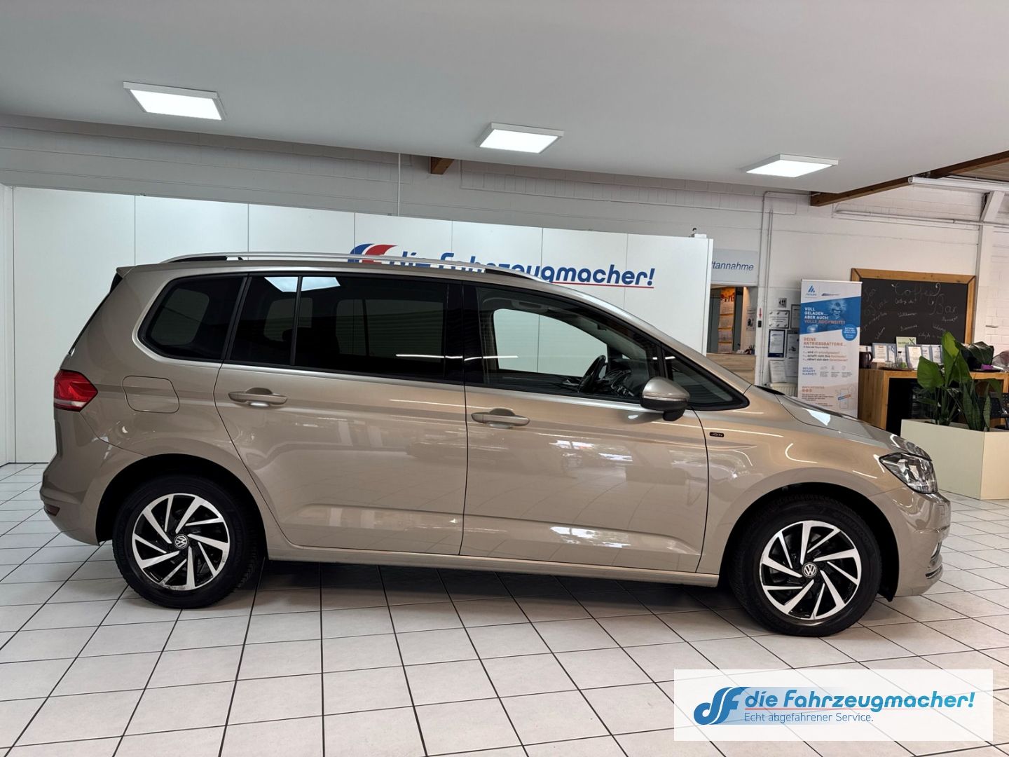 Fahrzeugabbildung Volkswagen Touran Join Start-Stopp StandHZG AHK-klappbar Na