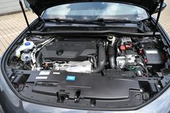 PEUGEOT 508 SW Hybrid 225 LEDER NAVI AHK LED Cam CarPlay PEUGEOT 508 SW Hybrid 225 LEDER NAVI AHK LED Cam CarPlay