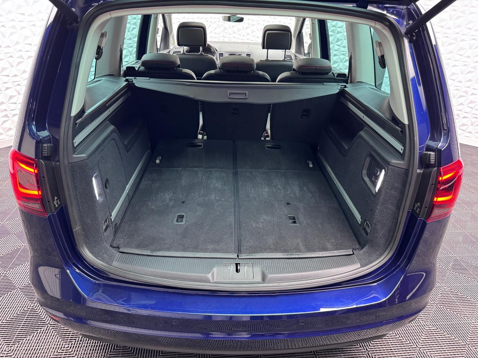 Fahrzeugabbildung SEAT 2.0 TDI FR-LINE/7-SITZE/PANO/AHK/STDHZ/MRY/E-TÜR