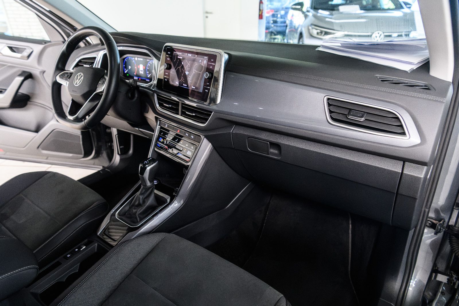 Fahrzeugabbildung Volkswagen T-Roc Style 2.0l TDI DSG + Navi + ACC + Keyless