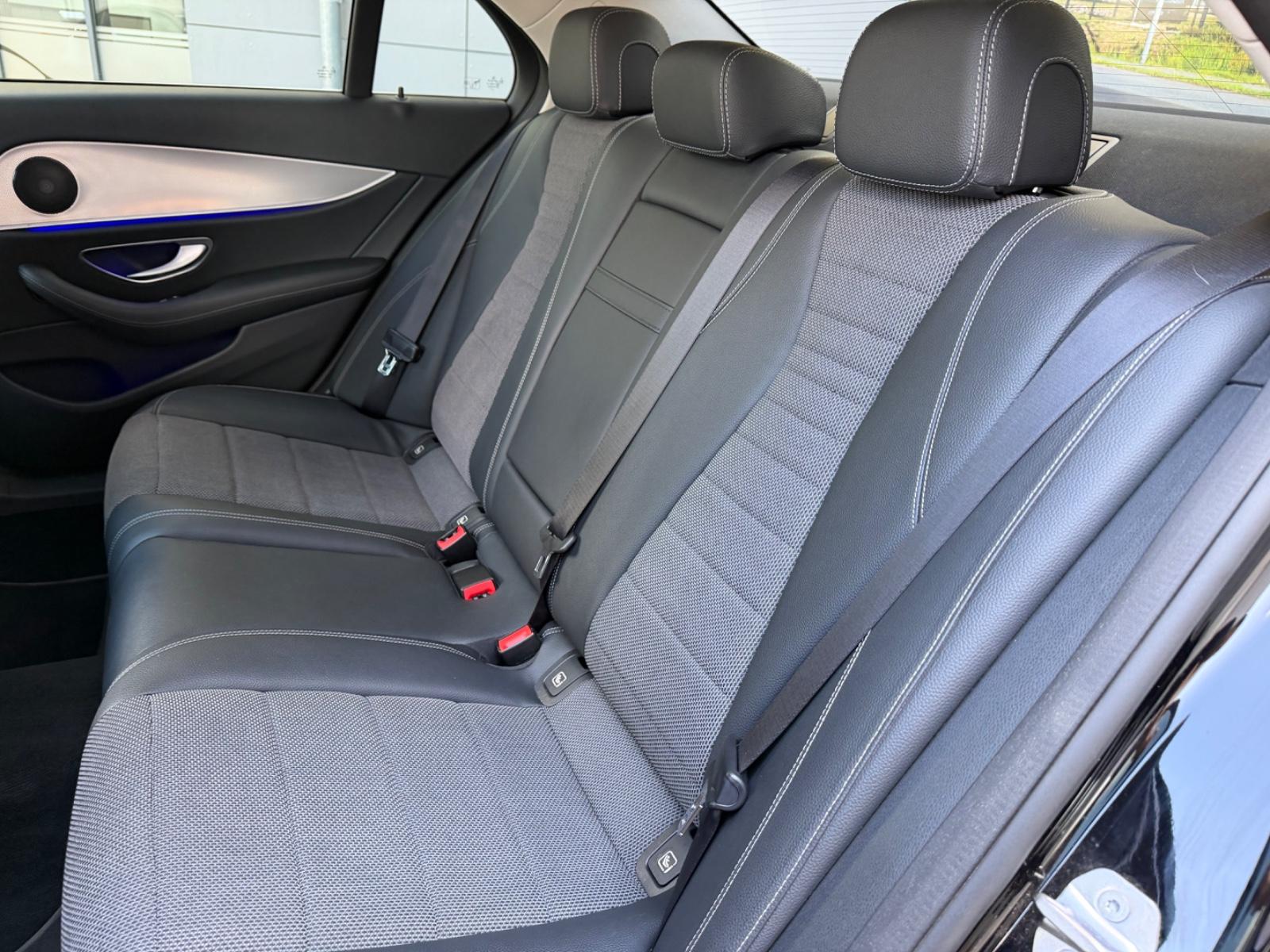 Mercedes-Benz E 220 d/AUTOMATIK/LED/LEDER/SHZ/NAVI/KAMERA