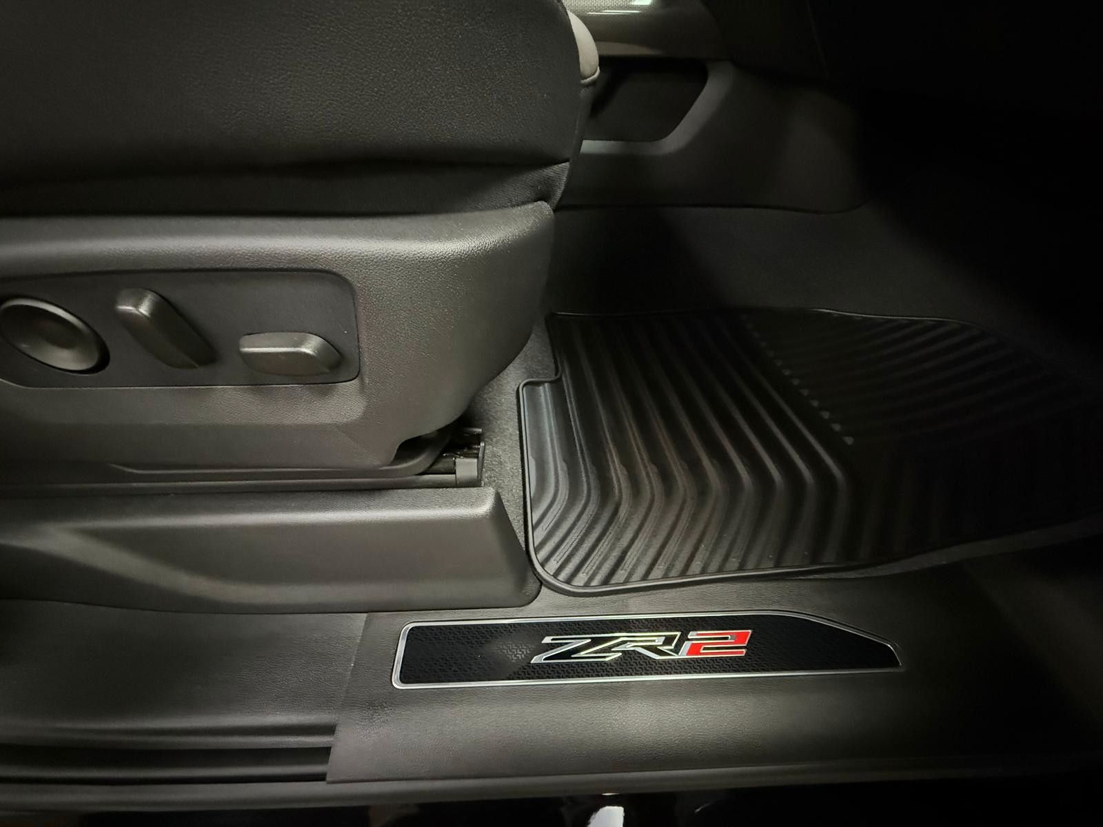 Fahrzeugabbildung Chevrolet 2026 SILVERADO ZR2 OFF ROAD-SIDE ST 6.2L V8-4x4