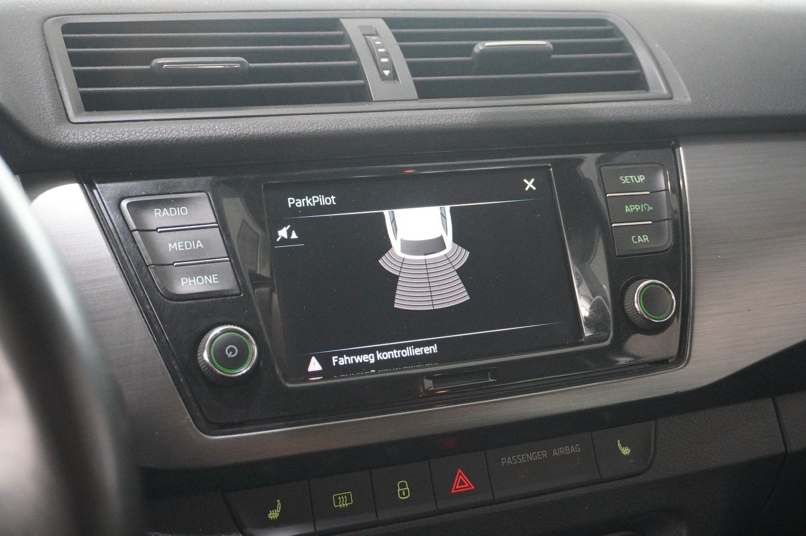 Fahrzeugabbildung SKODA Fabia Combi 1.0 TSI STYLE NAVI/LED/SHZ/PDC/TEMP.