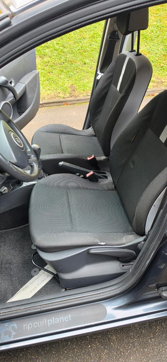 Renault Clio 2009 — photo 8