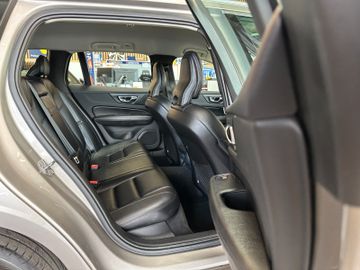 Volvo V60 *TÜV 328*KEYLESS*ACC*NAV*2-ZONEN*VirtualCo*