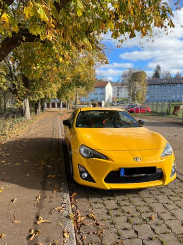 Toyota GT86 2,0-l-Boxermotor - sunrise yellow -