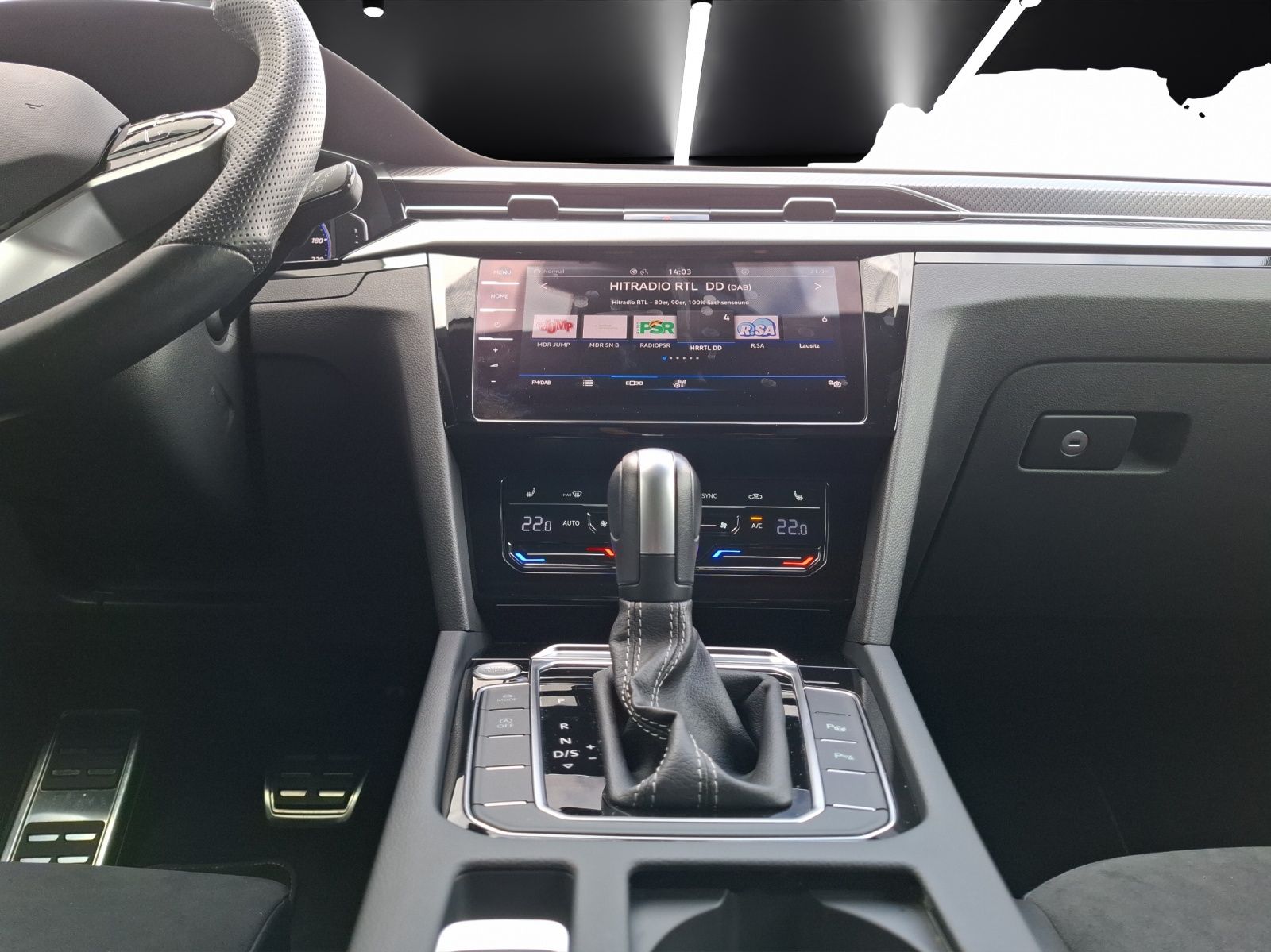 Fahrzeugabbildung Volkswagen Arteon SB TSI R-Line DSG Matrix Navi Pano AID AC