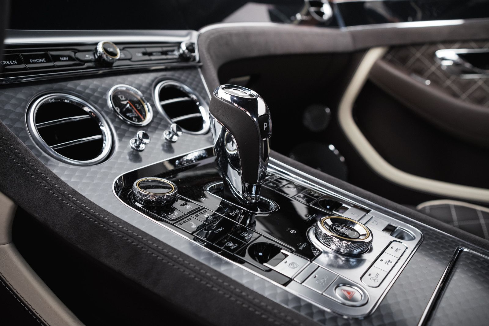 Fahrzeugabbildung Bentley Continental GT 6.0 W12 Speed - B&O - Pano