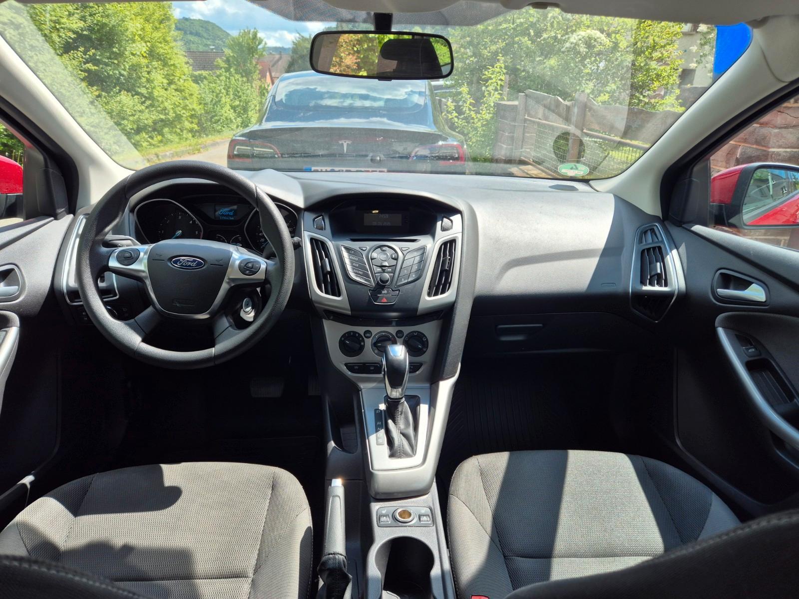 Ford Focus 2011 — photo 7
