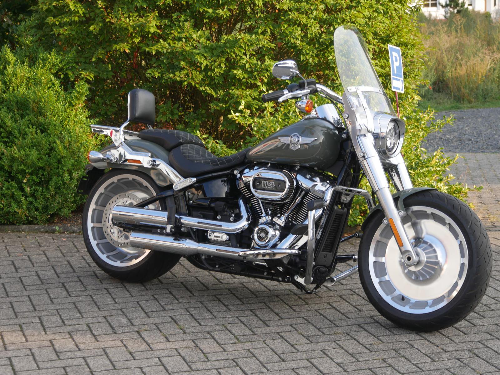 Harley-Davidson Fat Boy 114 FLFBS aus 1. Hand mit J&H